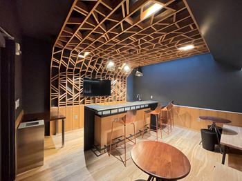 Yard Apartments Penthouse Bar